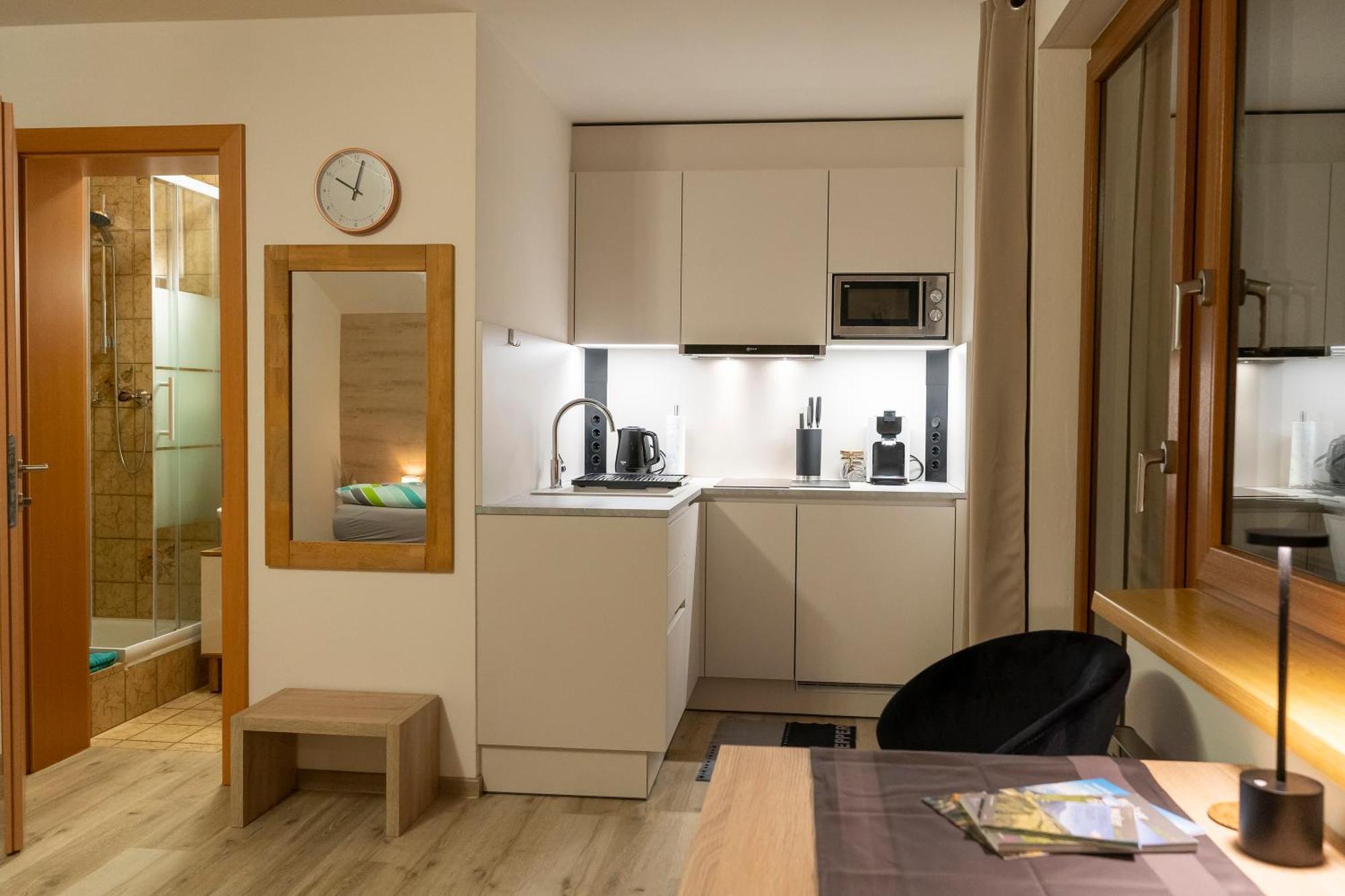 Molto Haus Apartment Raggal ภายนอก รูปภาพ